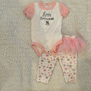 New York Yankees Onesie with tulle pants MLB